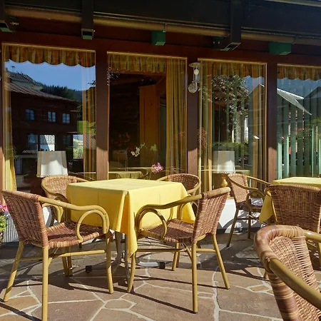 Schedlers Loewenhotel-garni Otel 3*