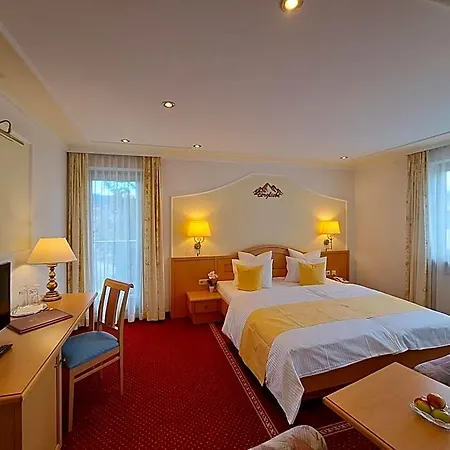 Schedlers Loewenhotel-garni Hotel 3*