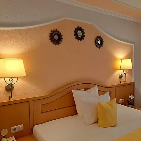 Schedlers Loewenhotel-garni 3*